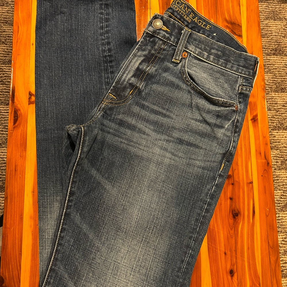 American Eagle Outfitters Men’s Faded Blue Slim Straight Jeans - Picture 3 of 5